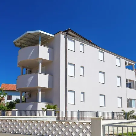 Boro Apartment *