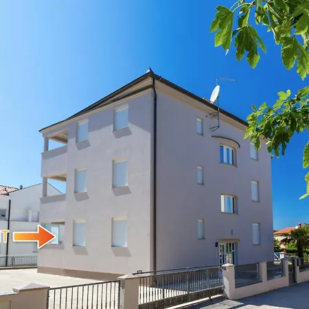 Boro Apartment *